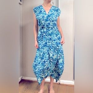 Beautiful Blue Maxi dress with pockets. Fits XS/S